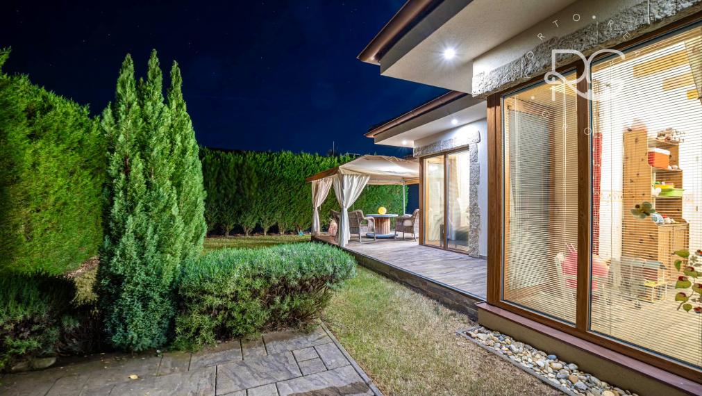 =REZERVOVANÉ=Krásny dizajnový 4i RD v lukratívnej lokalite na Veľkom jazere v Rovinke