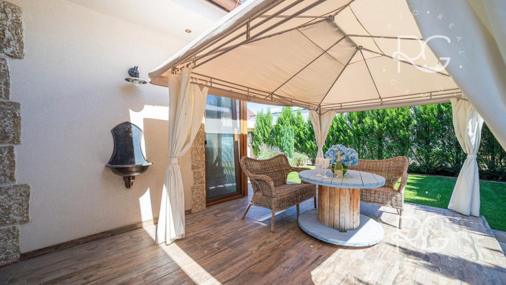 =REZERVOVANÉ=Krásny dizajnový 4i RD v lukratívnej lokalite na Veľkom jazere v Rovinke