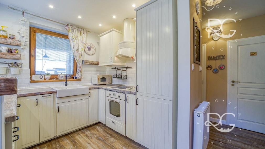 =REZERVOVANÉ=Krásny dizajnový 4i RD v lukratívnej lokalite na Veľkom jazere v Rovinke