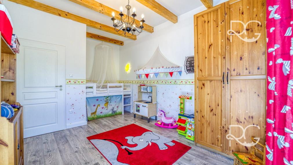 =REZERVOVANÉ=Krásny dizajnový 4i RD v lukratívnej lokalite na Veľkom jazere v Rovinke