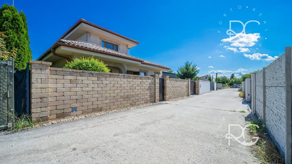 =REZERVOVANÉ=Krásny dizajnový 4i RD v lukratívnej lokalite na Veľkom jazere v Rovinke