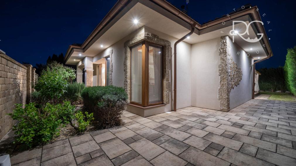 =REZERVOVANÉ=Krásny dizajnový 4i RD v lukratívnej lokalite na Veľkom jazere v Rovinke