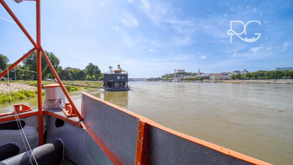 Pontón v TOP lokalite na Tyršovom nábreží