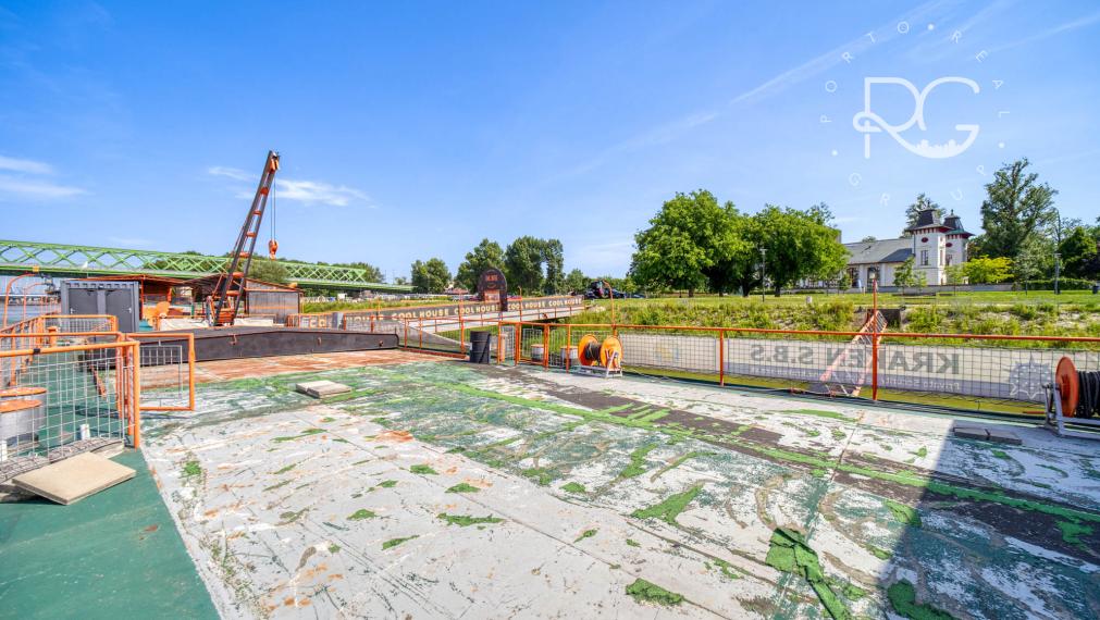 Pontón v TOP lokalite na Tyršovom nábreží