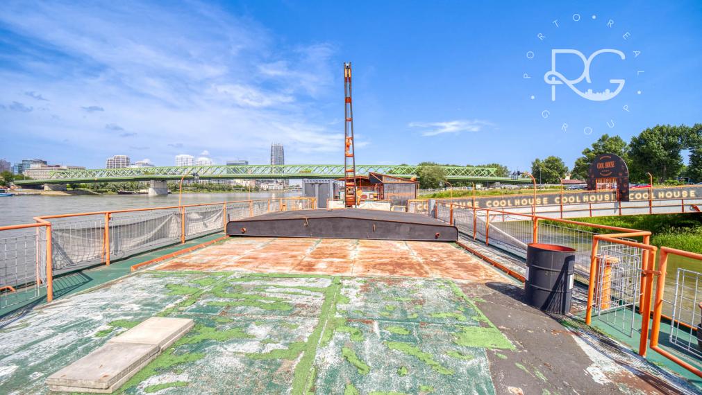 Pontón v TOP lokalite na Tyršovom nábreží