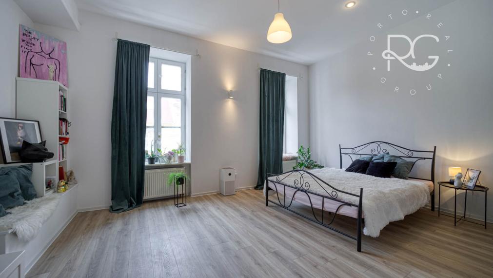 =PREDANÉ=Štýlový 3-izbový byt s vysokými stropmi v centre Starého Mesta – ideálny na bývanie či Airbnb