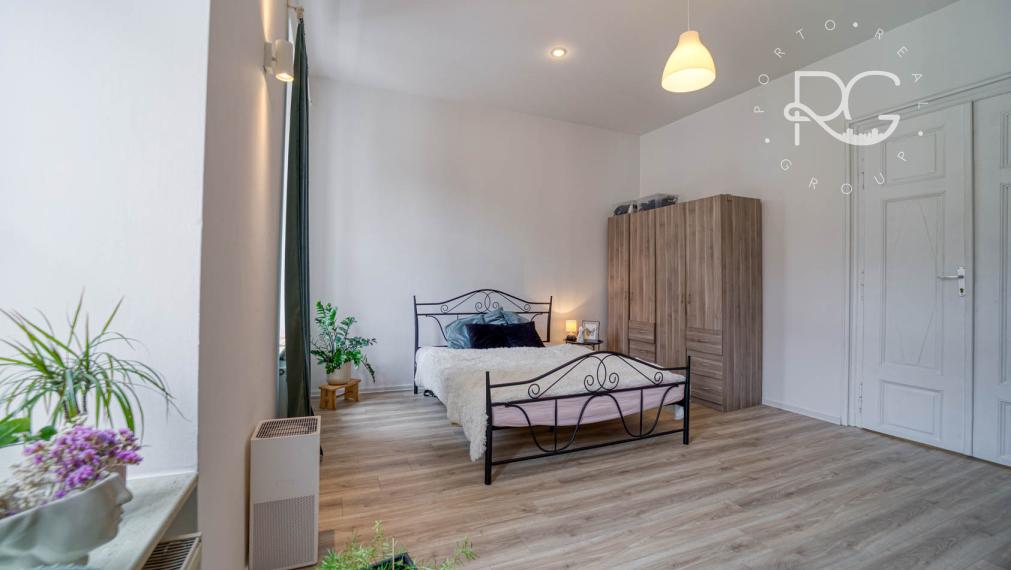 =PREDANÉ=Štýlový 3-izbový byt s vysokými stropmi v centre Starého Mesta – ideálny na bývanie či Airbnb