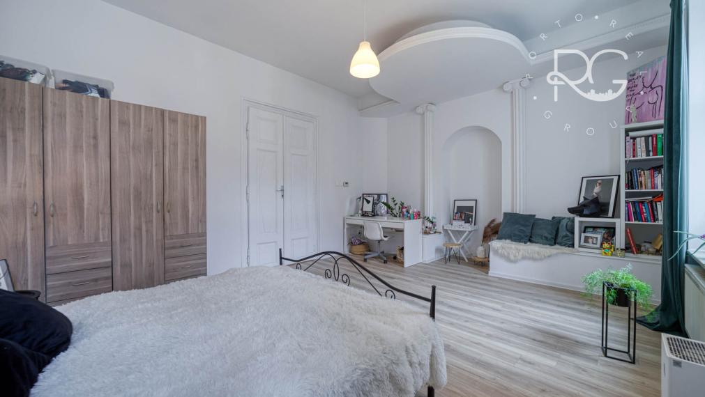 =PREDANÉ=Štýlový 3-izbový byt s vysokými stropmi v centre Starého Mesta – ideálny na bývanie či Airbnb