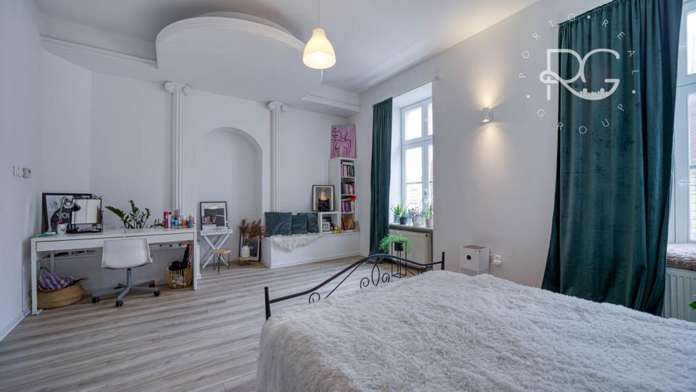 =PREDANÉ=Štýlový 3-izbový byt s vysokými stropmi v centre Starého Mesta – ideálny na bývanie či Airbnb