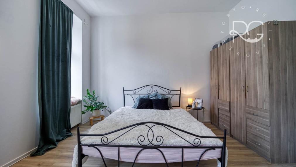 =PREDANÉ=Štýlový 3-izbový byt s vysokými stropmi v centre Starého Mesta – ideálny na bývanie či Airbnb