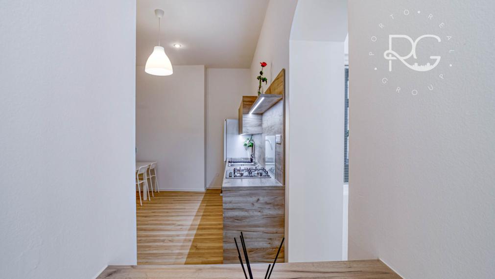 =PREDANÉ=Štýlový 3-izbový byt s vysokými stropmi v centre Starého Mesta – ideálny na bývanie či Airbnb