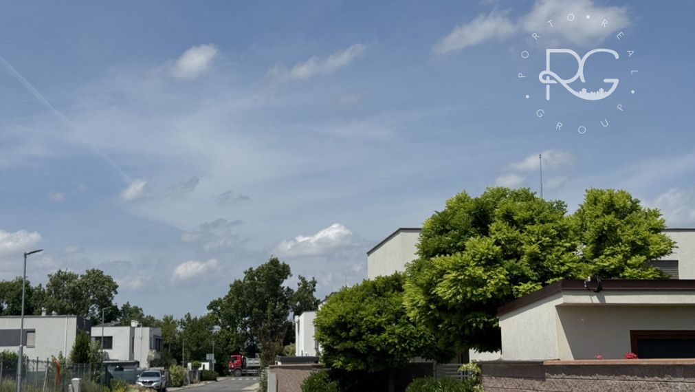 =PREDANÉ=Moderný dvojpodlažný 4izb RD v krásnej lokalite v Rovinke