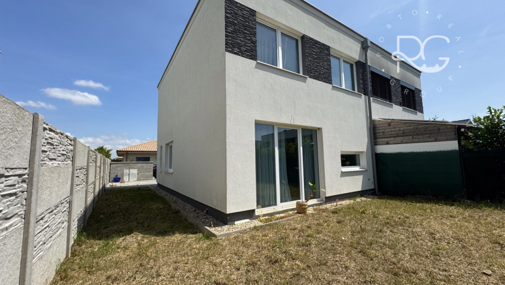 =PREDANÉ=Moderný dvojpodlažný 4izb RD v krásnej lokalite v Rovinke