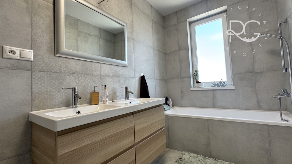 =PREDANÉ=Moderný dvojpodlažný 4izb RD v krásnej lokalite v Rovinke