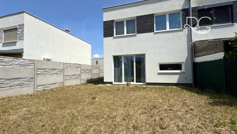 =PREDANÉ=Moderný dvojpodlažný 4izb RD v krásnej lokalite v Rovinke