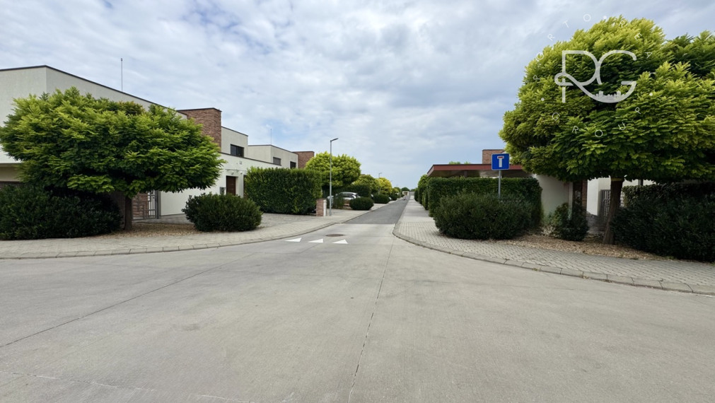 =PREDANÉ=Moderný dvojpodlažný 4izb RD v krásnej lokalite v Rovinke