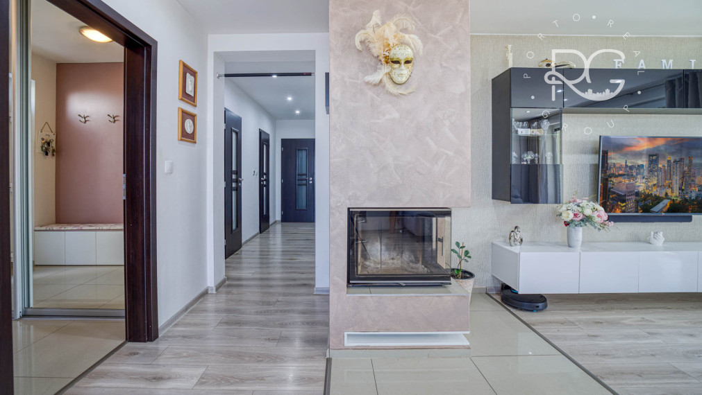 =PREDANÉ=Krásny 3izb byt s 2árovou záhradou a bazénom v RD v Rovinke