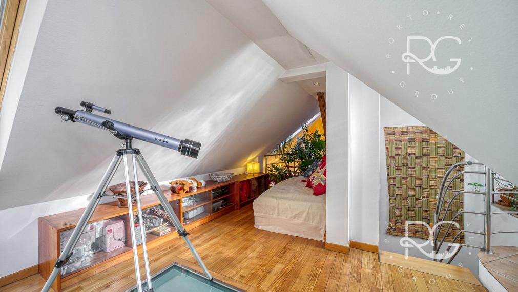 Pôsobivý staromestský byt s veľkou terasou s krásnym výhľadom