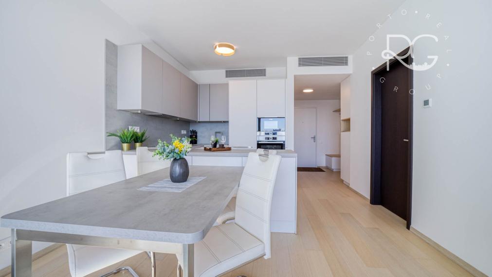 = PRENAJATÉ = 2-izbový luxusný byt s výhľadom na Staré Mesto – SKY PARK - VIDEO