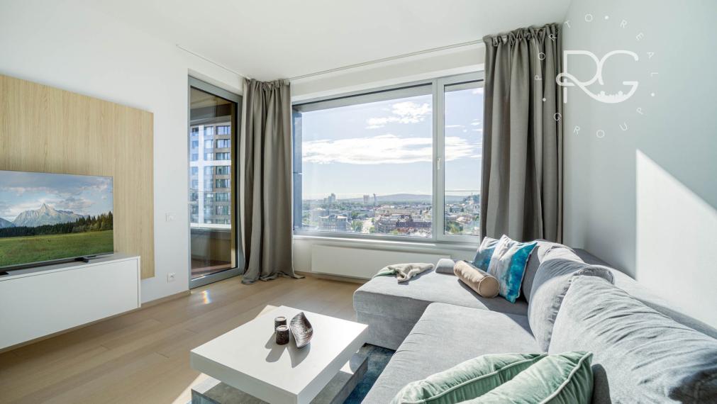 = PRENAJATÉ = 2-izbový luxusný byt s výhľadom na Staré Mesto – SKY PARK - VIDEO