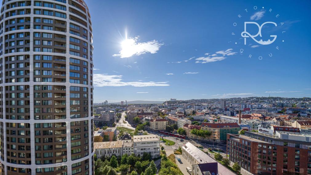 = PRENAJATÉ = 2-izbový luxusný byt s výhľadom na Staré Mesto – SKY PARK - VIDEO