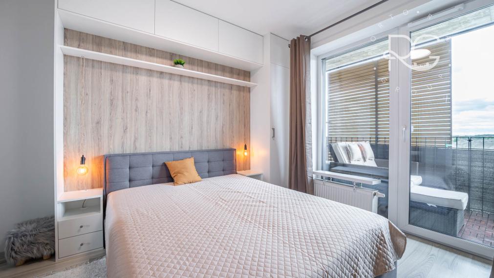 =REZERVOVANÉ=Štýlový kompletne zariadený 2izb byt s balkónom a parkovaním