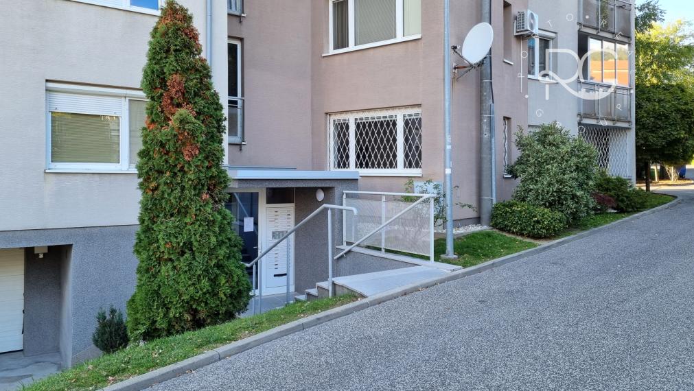 = REZERVOVANÉ = 2-izbový byt na ul. Klenová, Bratislava - Kramáre