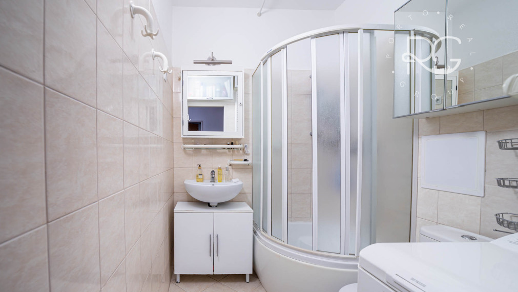 = PREDANÉ = Pokojné bývanie v srdci mesta – 3-izbový byt na Jelačičovej ulici