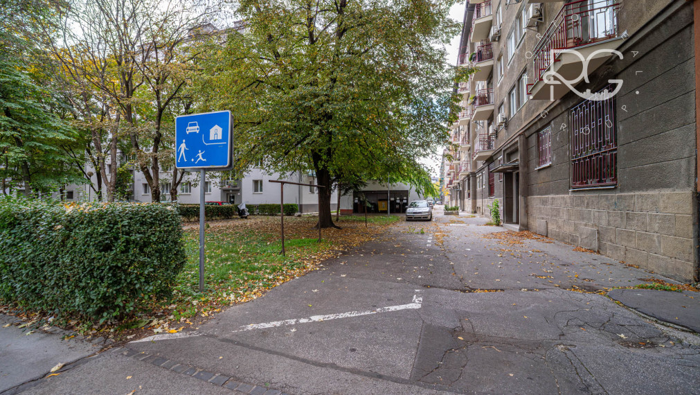 = PREDANÉ = Pokojné bývanie v srdci mesta – 3-izbový byt na Jelačičovej ulici