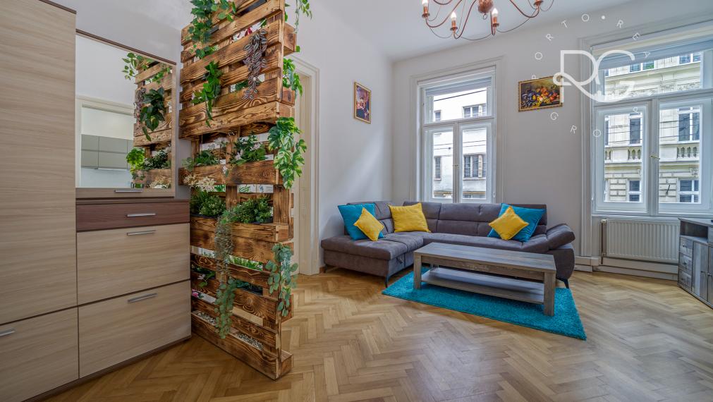 Krásny staromestský kompletne zariadený 2izb byt na Palisádoch na prenájom