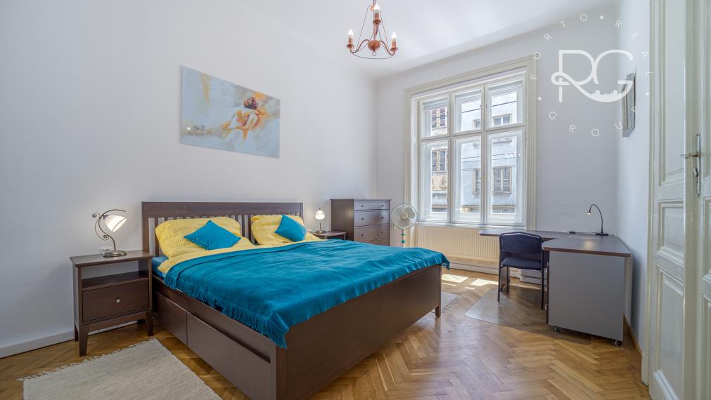 Krásny staromestský kompletne zariadený 2izb byt na Palisádoch na prenájom