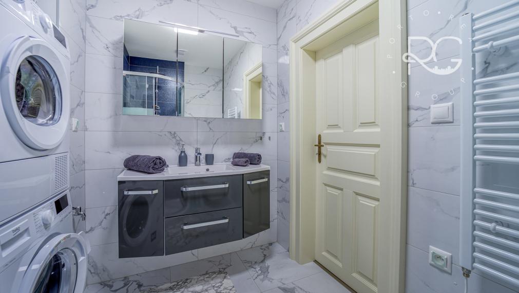 Krásny staromestský kompletne zariadený 2izb byt na Palisádoch na prenájom