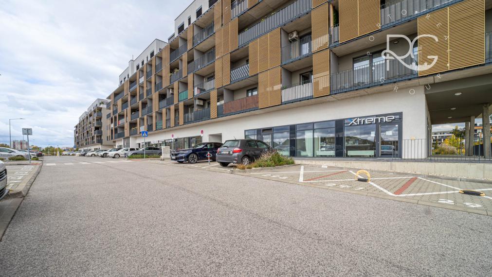 Garážové státie v lokalite Slnečnice-Viladomy na Fialovej ulici na predaj