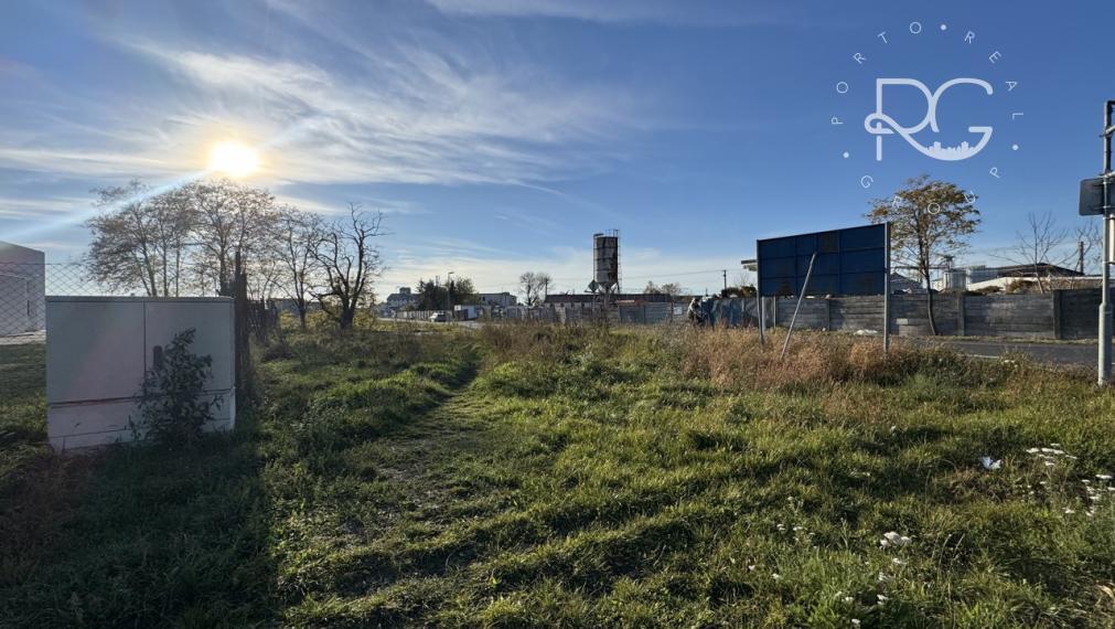 10 árový pozemok pri obchodnom centre v Moste pri BA