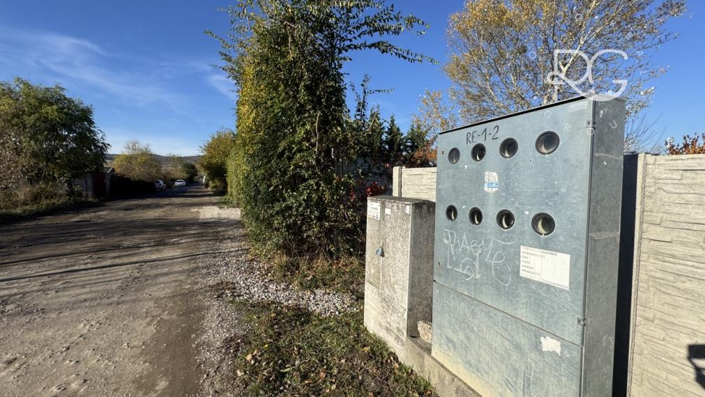 =PREDANÉ=Záhrada 626 m2 v peknej lokalite v Rači na Žabom Majeri za super cenu