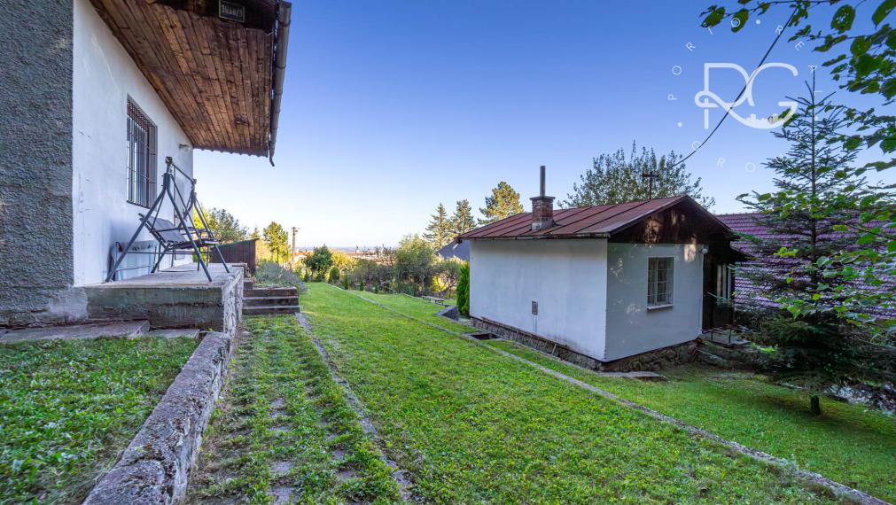 2 pozemky pri lese a krásnym výhľadom v lukratívnej časti Bratislava III - AHOJ