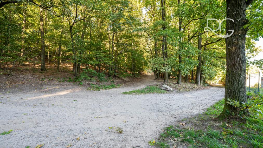 2 pozemky pri lese a krásnym výhľadom v lukratívnej časti Bratislava III - AHOJ