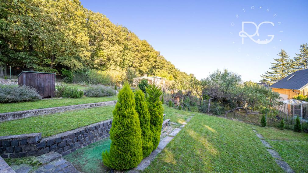 2 pozemky pri lese a krásnym výhľadom v lukratívnej časti Bratislava III - AHOJ