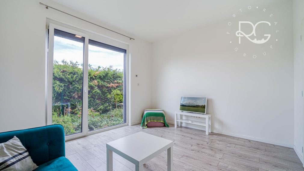 Príjemný 3-izbový byt s predzáhradkou a parkovaním TRI VODY - MALINOVO