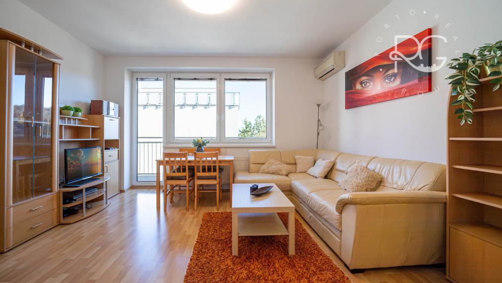 Príjemný 2 izbový byt s parkovaním a balkónom, Bratislava - Kramáre