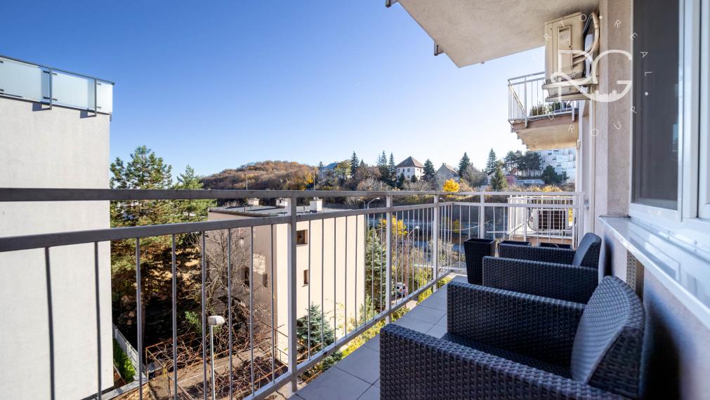 Príjemný 2 izbový byt s parkovaním a balkónom, Bratislava - Kramáre