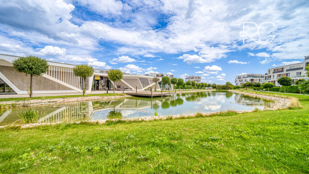 Príjemný 3-izbový byt s predzáhradkou a parkovaním TRI VODY - MALINOVO