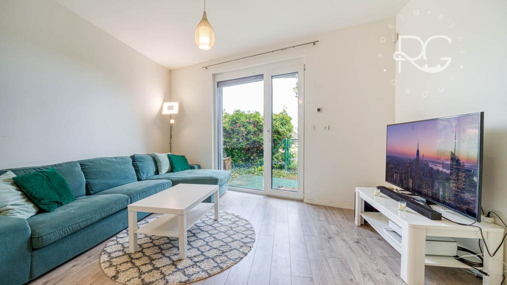 Príjemný 3-izbový byt s predzáhradkou a parkovaním TRI VODY - MALINOVO