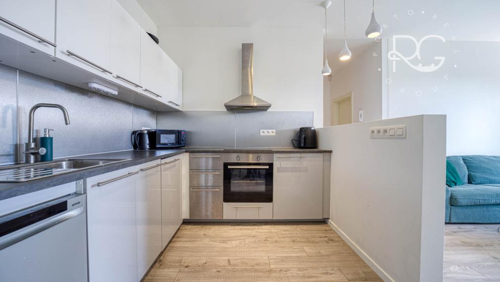 Príjemný 3-izbový byt s predzáhradkou a parkovaním TRI VODY - MALINOVO