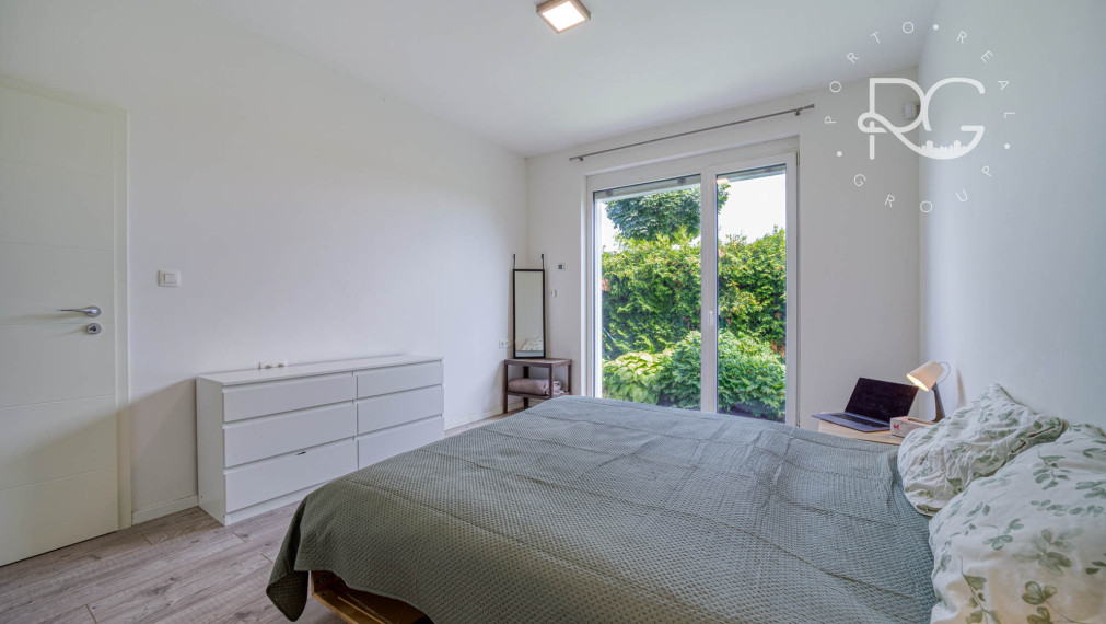 Príjemný 3-izbový byt s predzáhradkou a parkovaním TRI VODY - MALINOVO