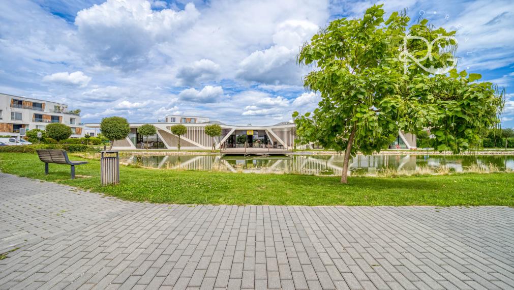 Príjemný 3-izbový byt s predzáhradkou a parkovaním TRI VODY - MALINOVO