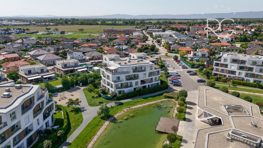 Príjemný 3-izbový byt s predzáhradkou a parkovaním TRI VODY - MALINOVO