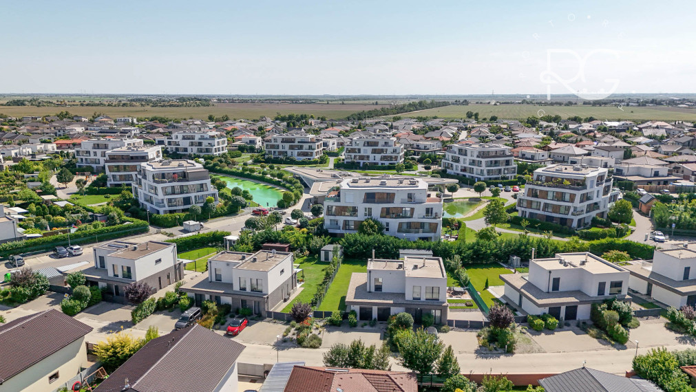 Príjemný 3-izbový byt s predzáhradkou a parkovaním TRI VODY - MALINOVO