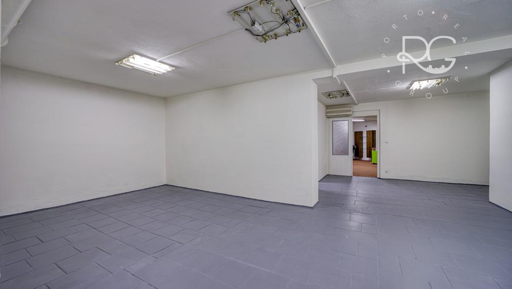 Zrekonštruovaný skladový priestor vo Vrakuni na prenájom