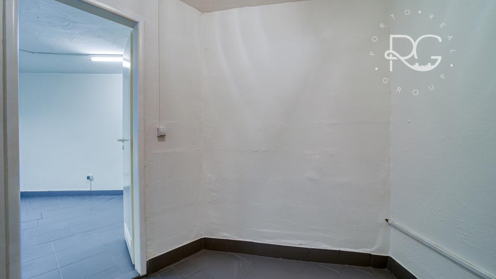 Zrekonštruovaný skladový priestor vo Vrakuni na prenájom